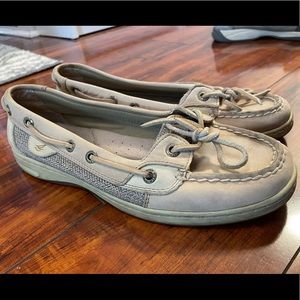 Tan sperry’s